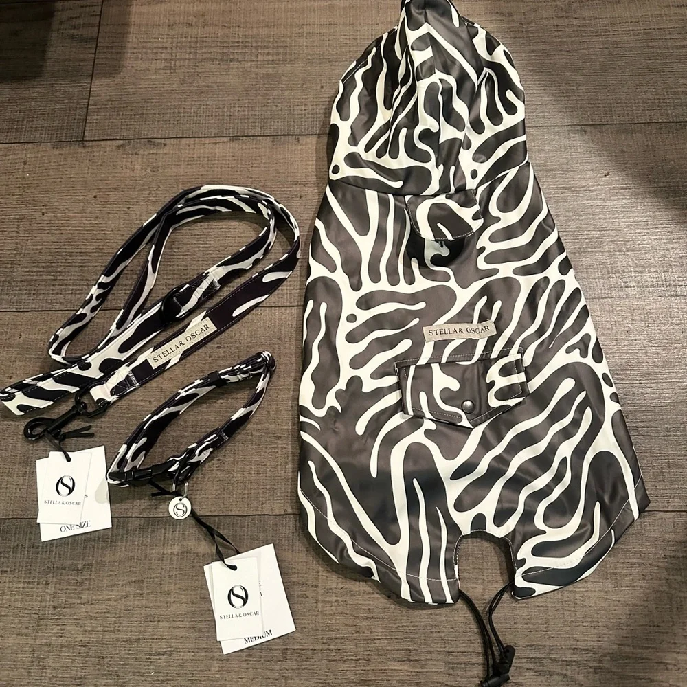 NWT Stella & Oscar rain coat & walking set abstract pattern comes with dust bag